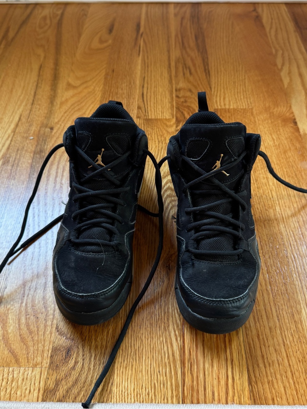 Nike Kids Black Sneakers with Cream Midsole Accents
